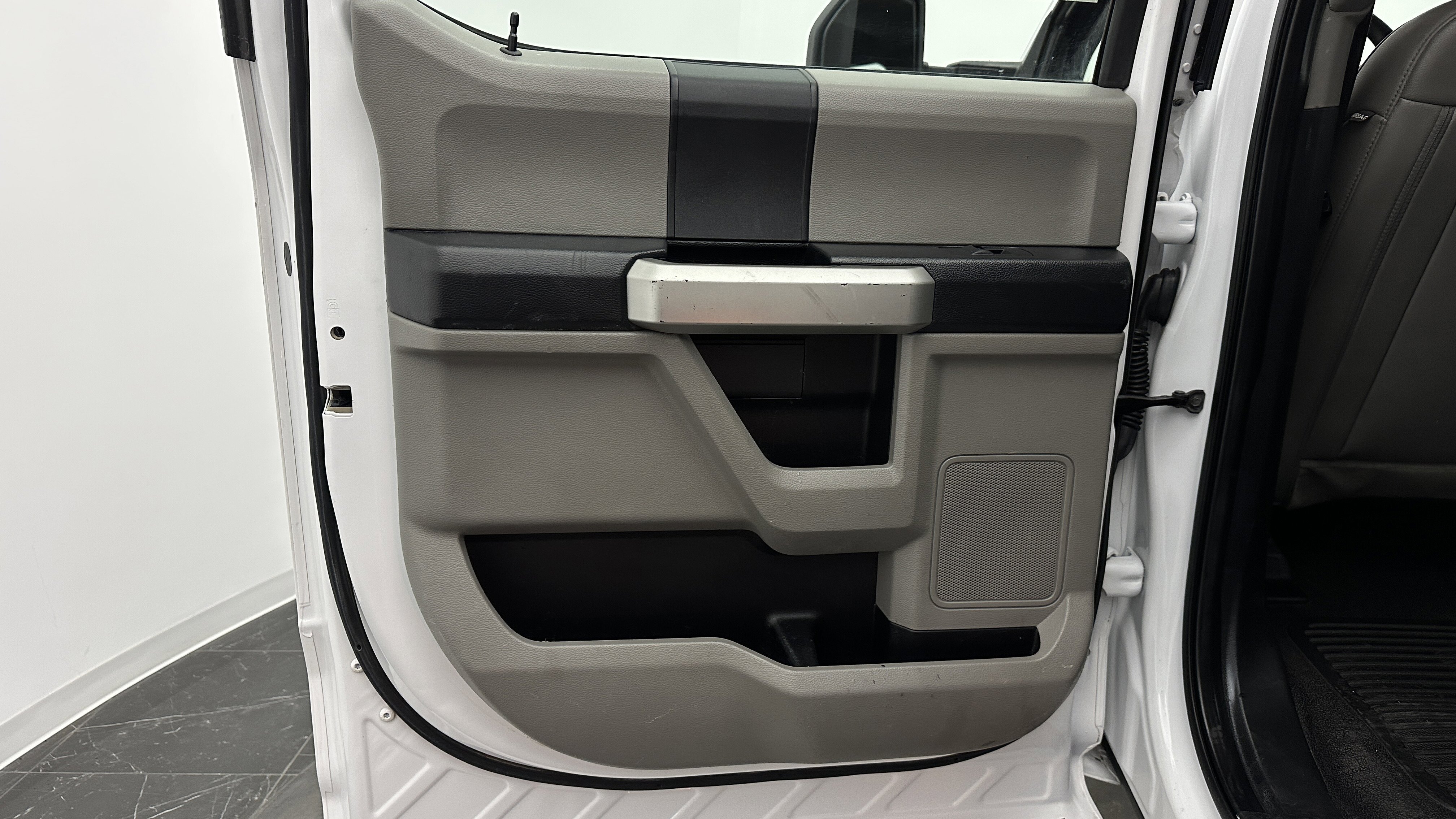 Used 2020 Ford F350 XL image 24