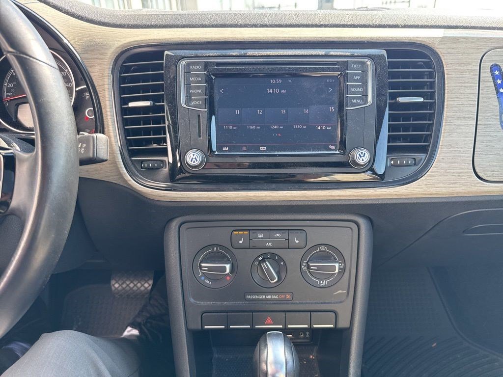 Used 2018 Volkswagen Beetle 2.0T Coast w/ Coast Lighting Package image 13