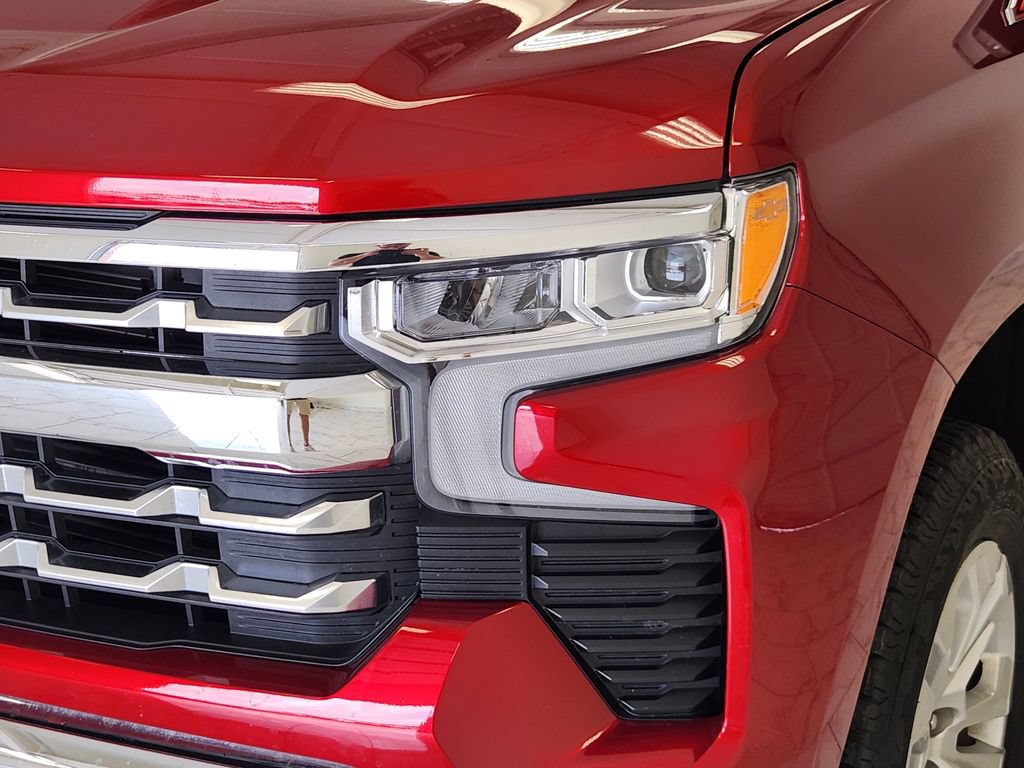 Used 2025 Chevrolet Silverado 1500 LTZ w/ Technology Package AWD/4WD image 9