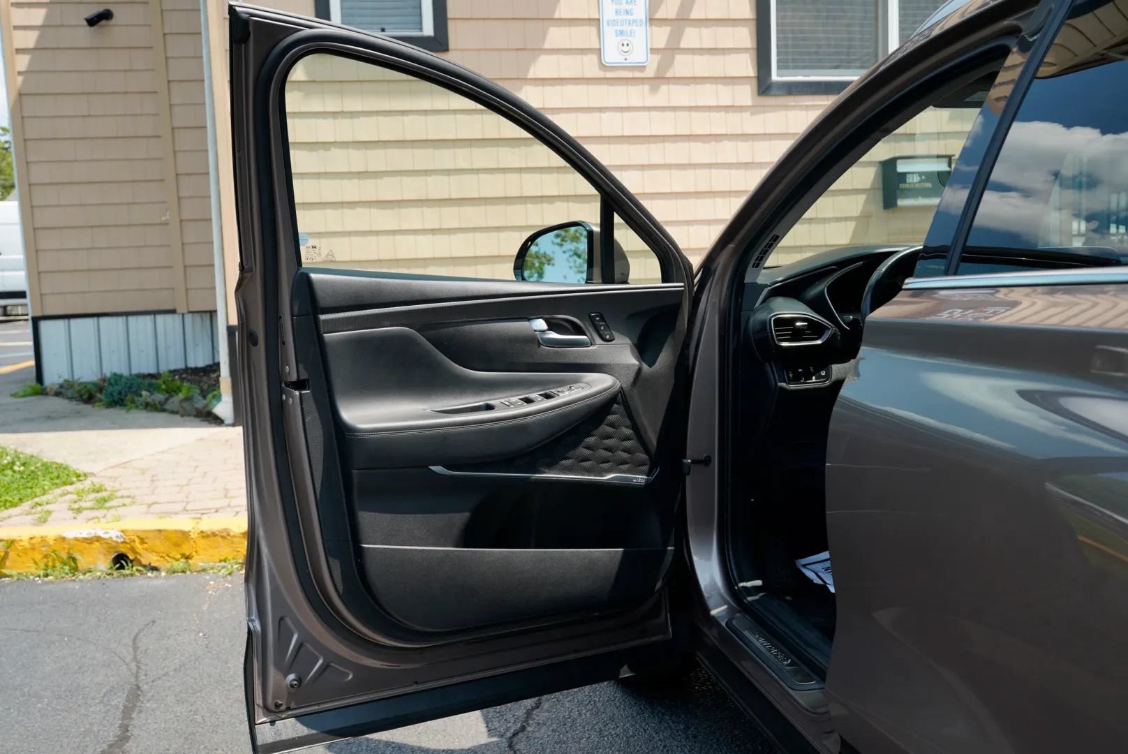 Used 2020 Hyundai Santa Fe Limited AWD/4WD image 18