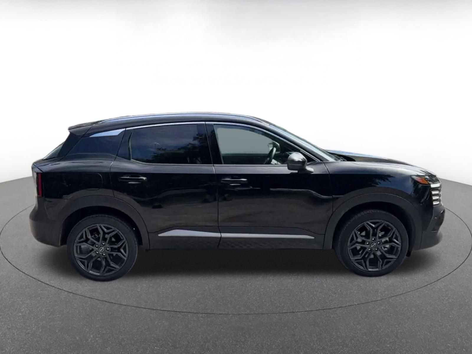 Used 2026 Nissan Kicks SR FWD image 15