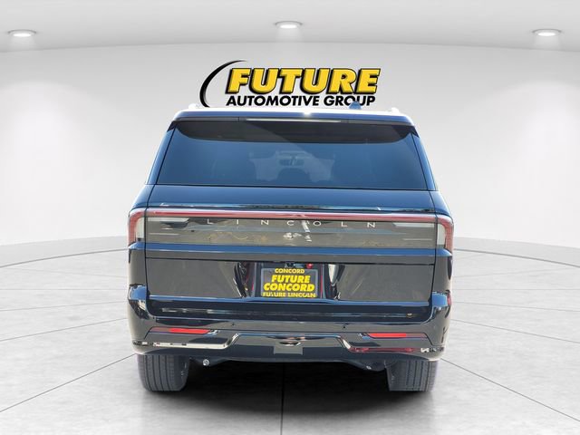 New 2026 Lincoln Navigator L Reserve w/ Jet Appearance Package AWD/4WD image 4