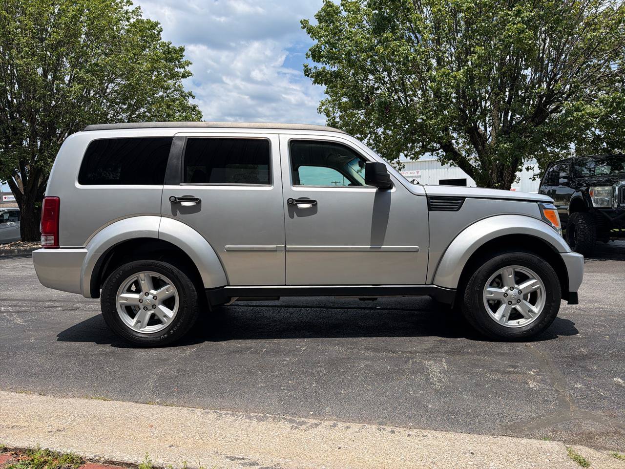 Used 2008 Dodge Nitro SXT RWD image 6