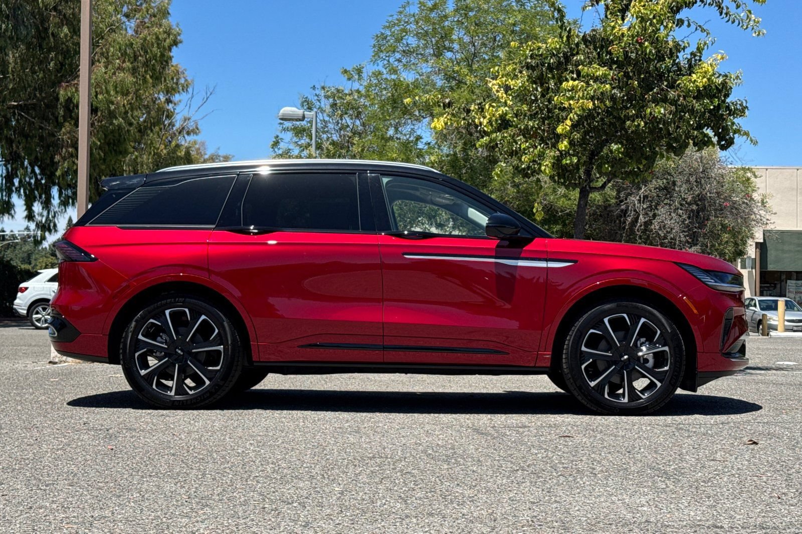 New 2026 Lincoln Nautilus Reserve AWD/4WD image 3