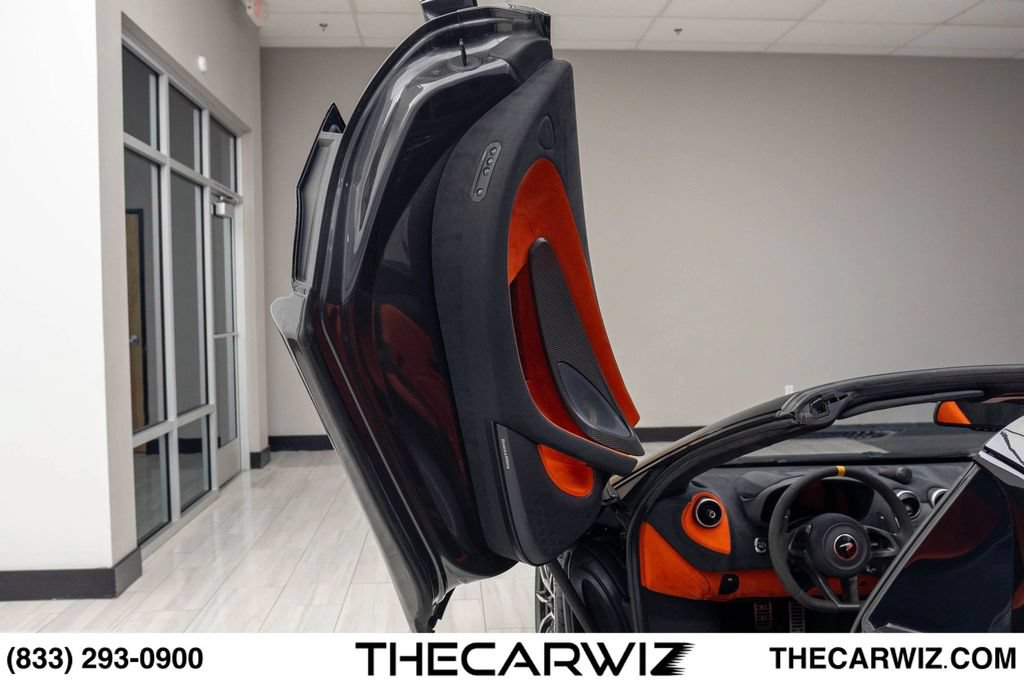 Used 2020 McLaren 600LT Spider RWD image 35