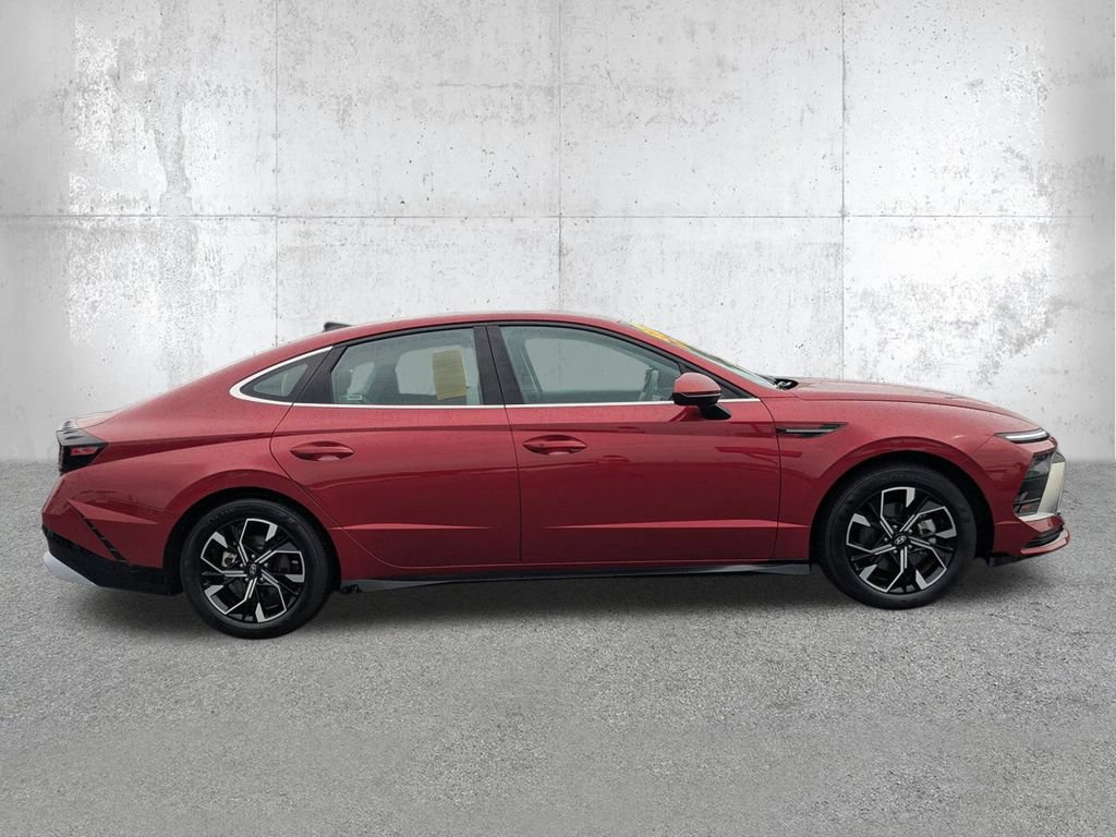 Used 2025 Hyundai Sonata SEL FWD image 3