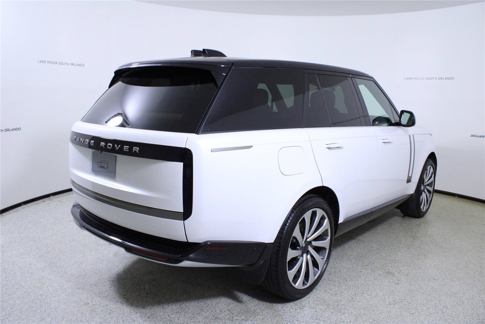 New 2026 Land Rover Range Rover SE AWD/4WD image 7