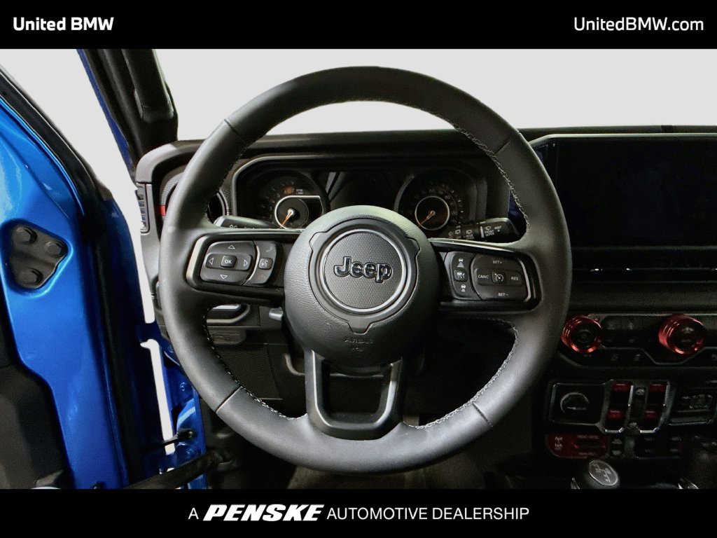 Used 2025 Jeep Wrangler Unlimited Rubicon AWD/4WD image 13