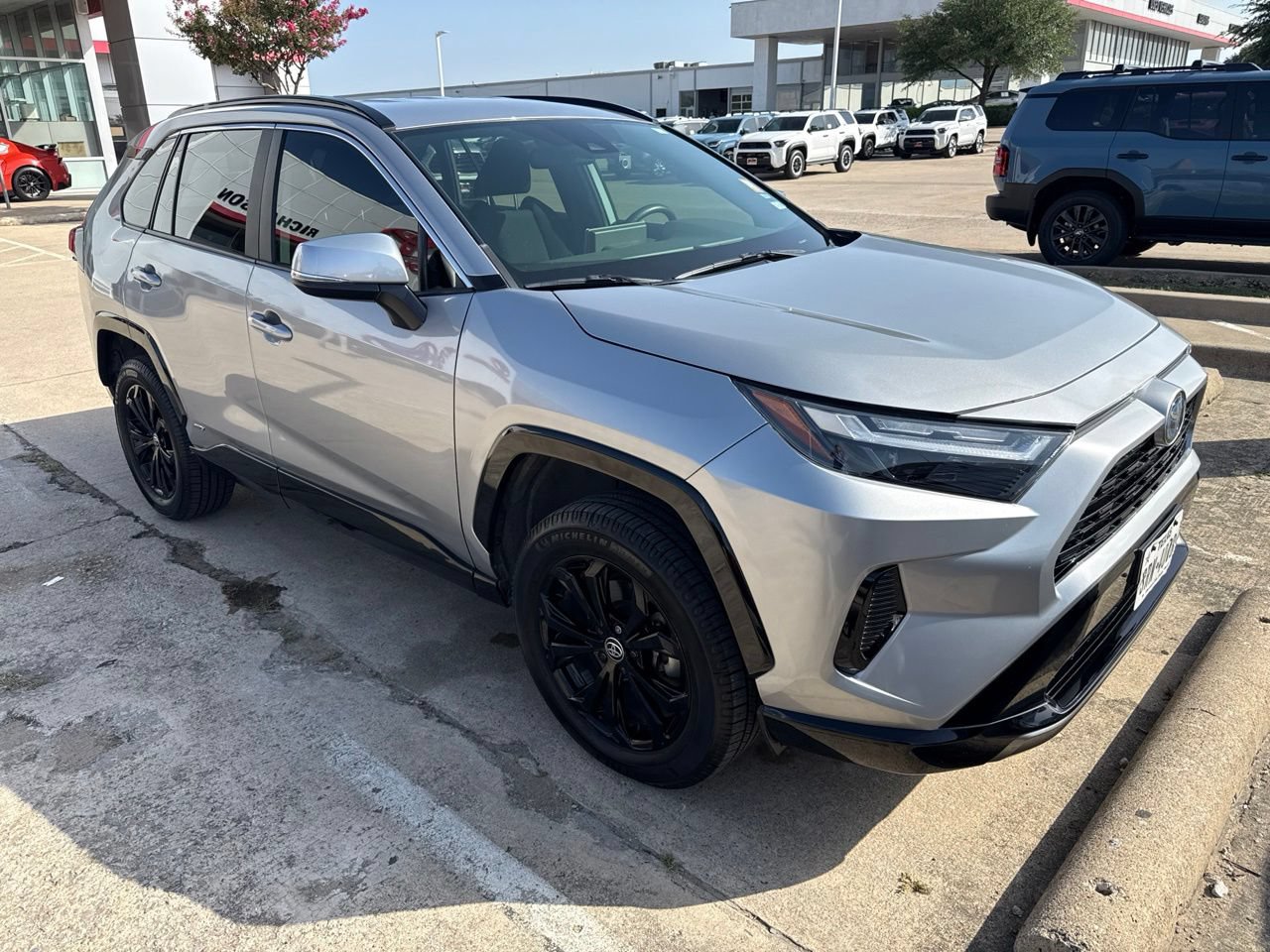 Used 2023 Toyota RAV4 SE AWD/4WD image 3