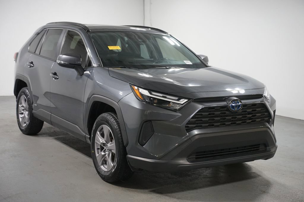 Used 2024 Toyota RAV4 XLE w/ Convenience Package image 3