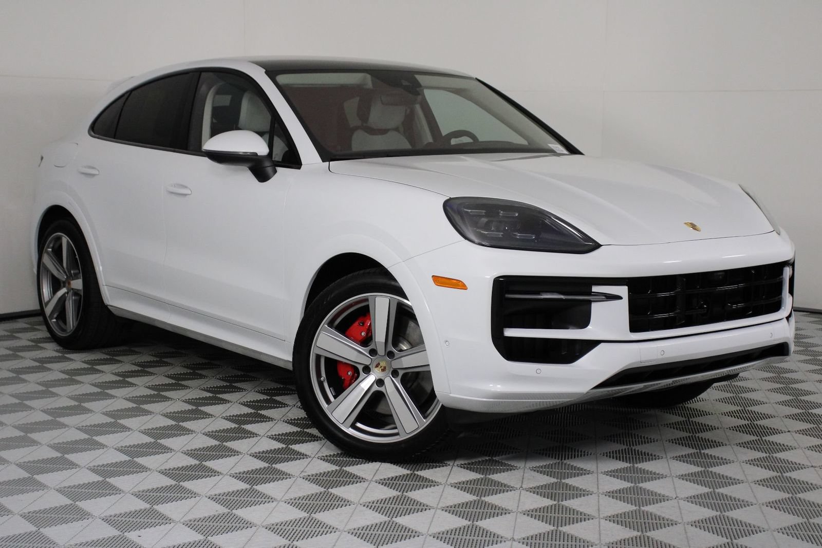 Certified 2026 Porsche Cayenne S AWD/4WD image 9