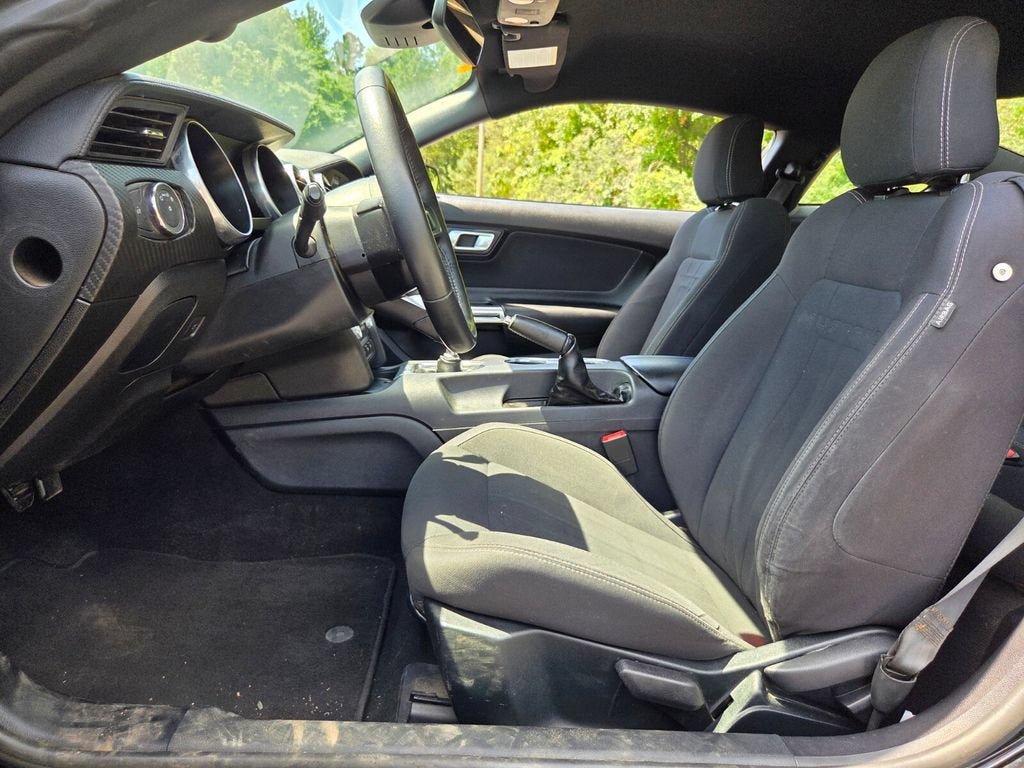 Used 2022 Ford Mustang Coupe RWD image 10