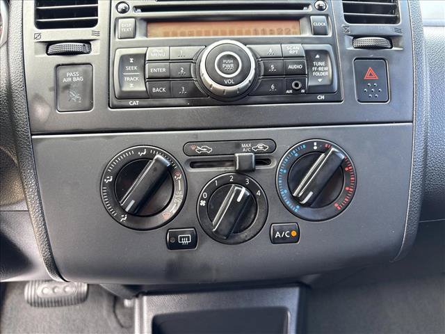 Used 2012 Nissan Versa Hatchback FWD image 11