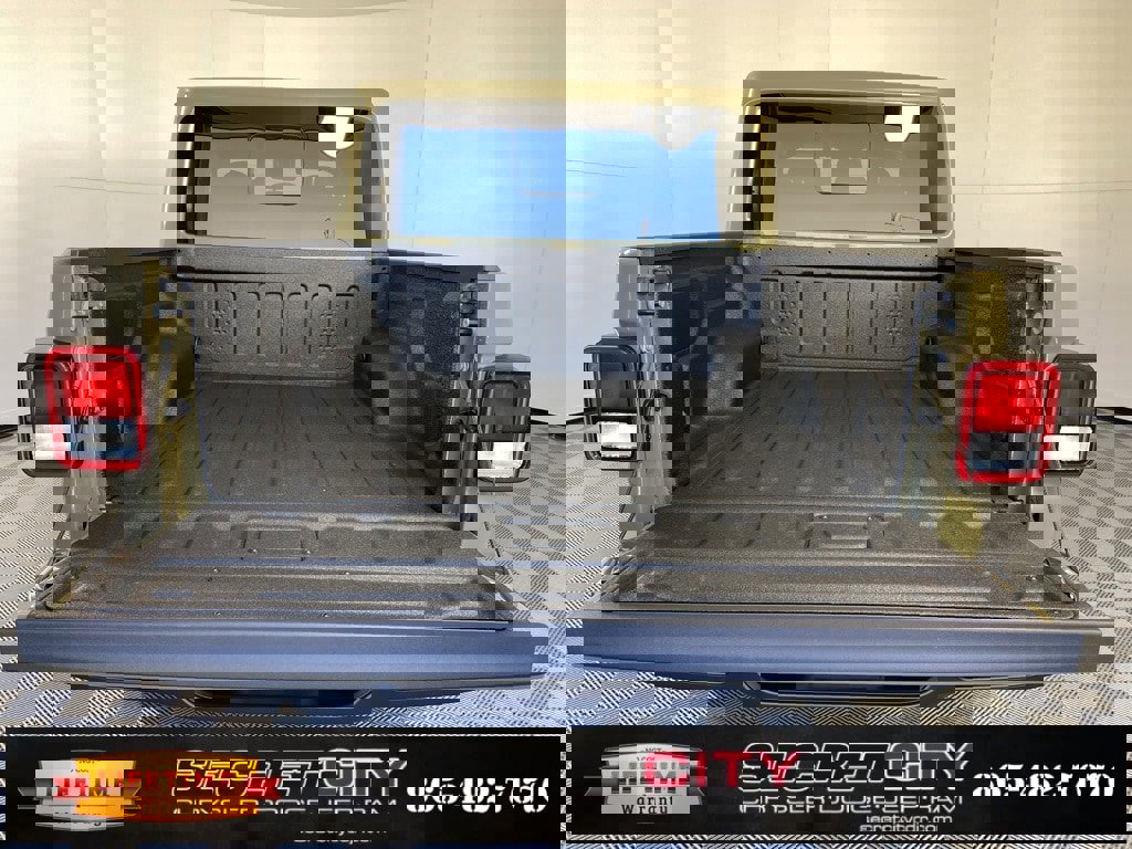 New 2025 Jeep Gladiator Sport image 29