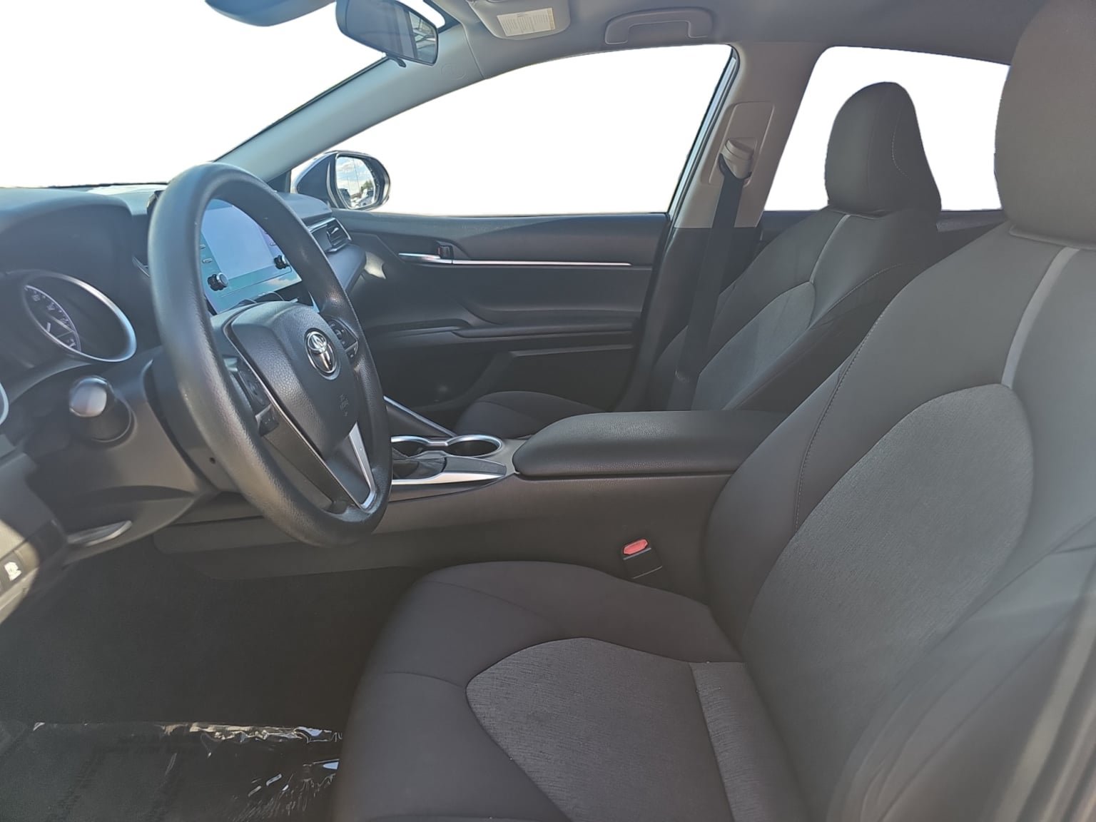 Used 2021 Toyota Camry LE FWD image 10