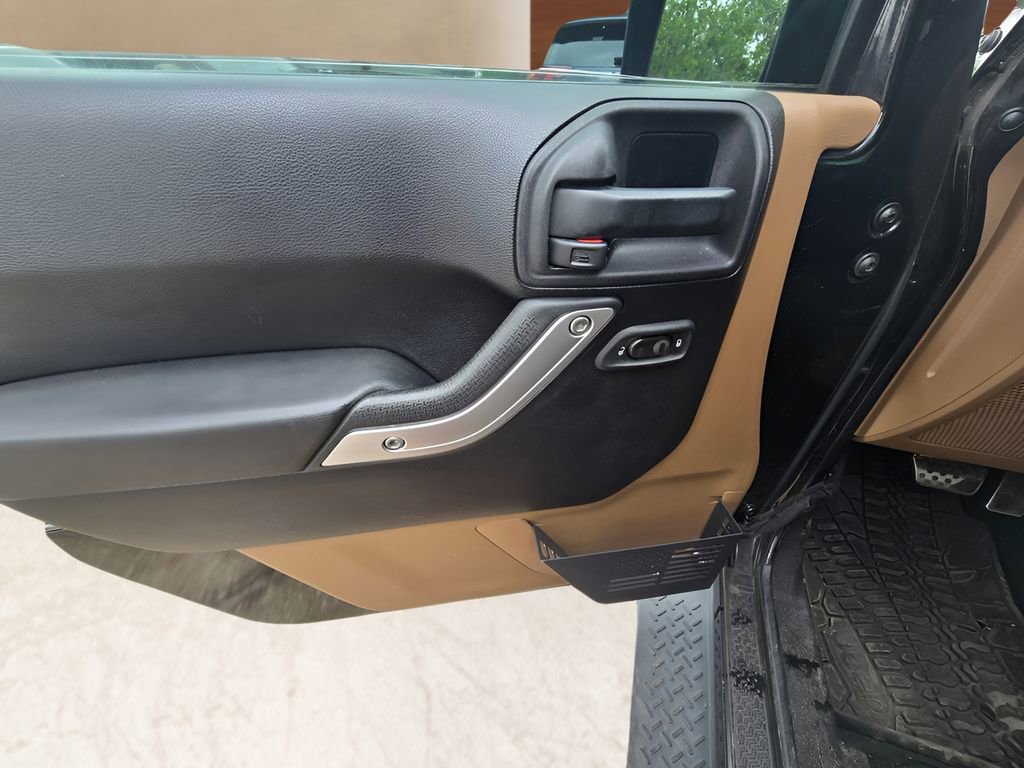 Used 2013 Jeep Wrangler Unlimited Sahara w/ Connectivity Group image 52