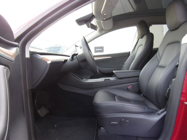 Used 2024 Tesla Model Y Long Range AWD/4WD image 10