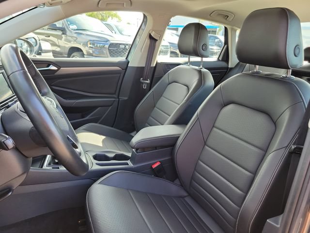 Used 2024 Volkswagen Jetta SE FWD image 15