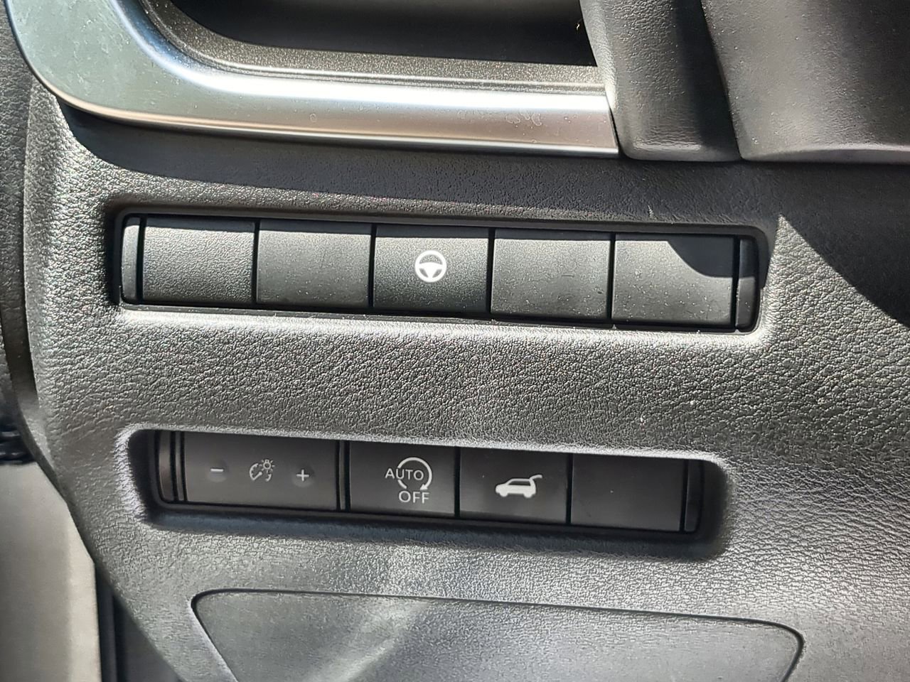 Used 2023 Nissan Rogue SV w/ SV Premium B Package image 17