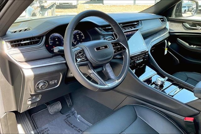 New 2025 Jeep Grand Cherokee Overland image 7