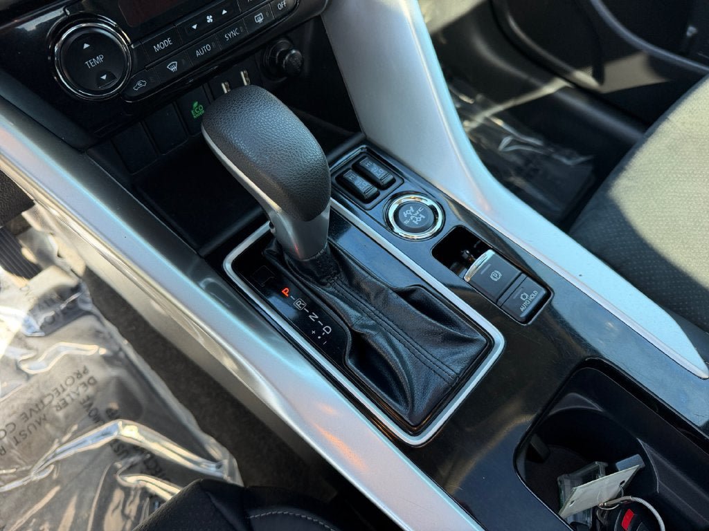 Used 2025 Mitsubishi Eclipse Cross SE AWD/4WD image 23