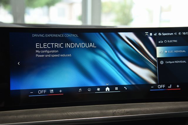 New 2026 BMW X5 xDrive50e w/ Executive Package image 32
