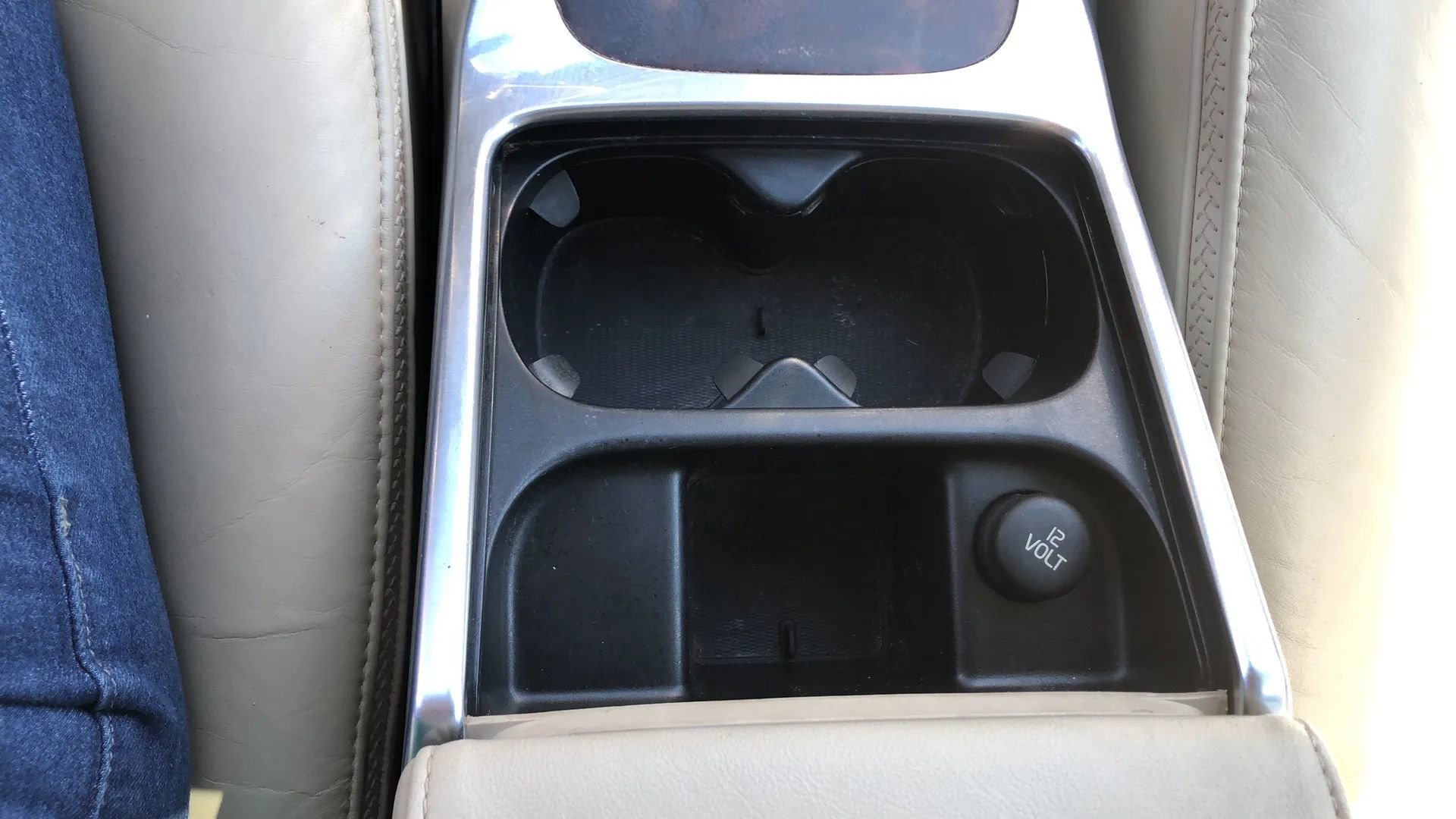 Used 2012 Volvo XC70 3.2 image 29