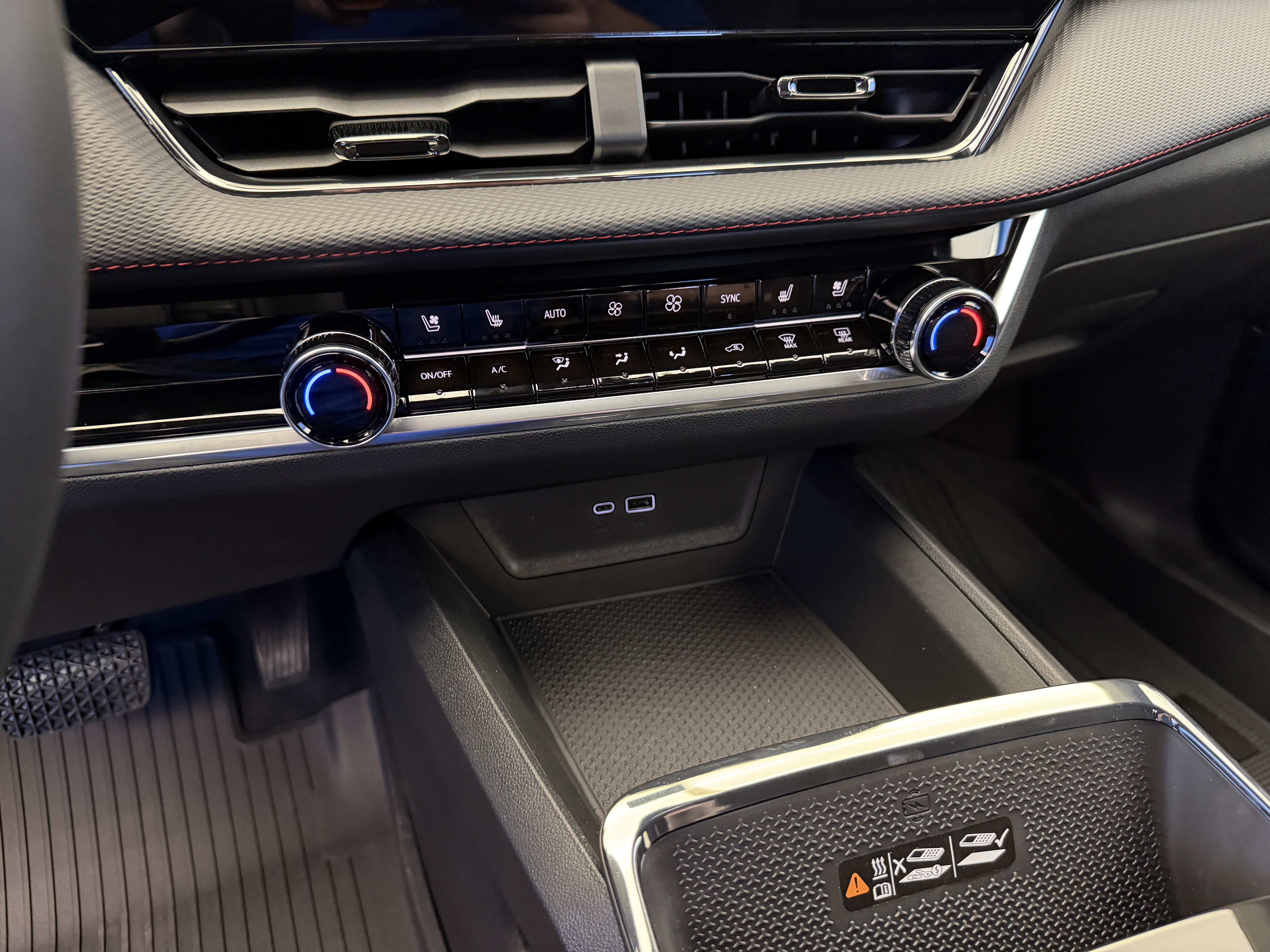 New 2027 Chevrolet Equinox RS w/ Safety and Technology Package FWD image 22