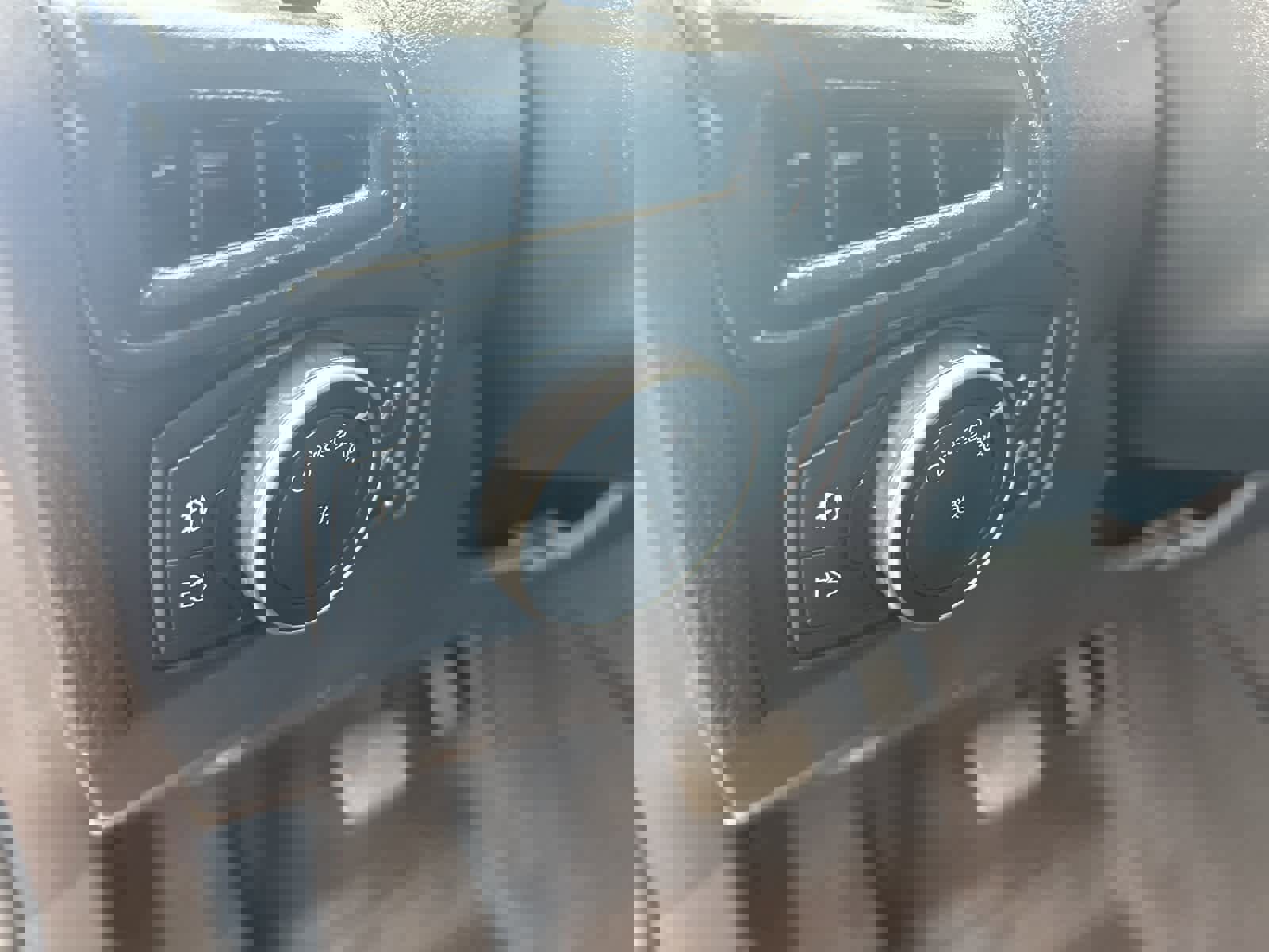 Used 2018 Ford Focus SEL image 31