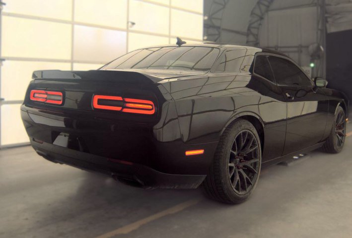 Used 2016 Dodge Challenger SRT Hellcat RWD image 2