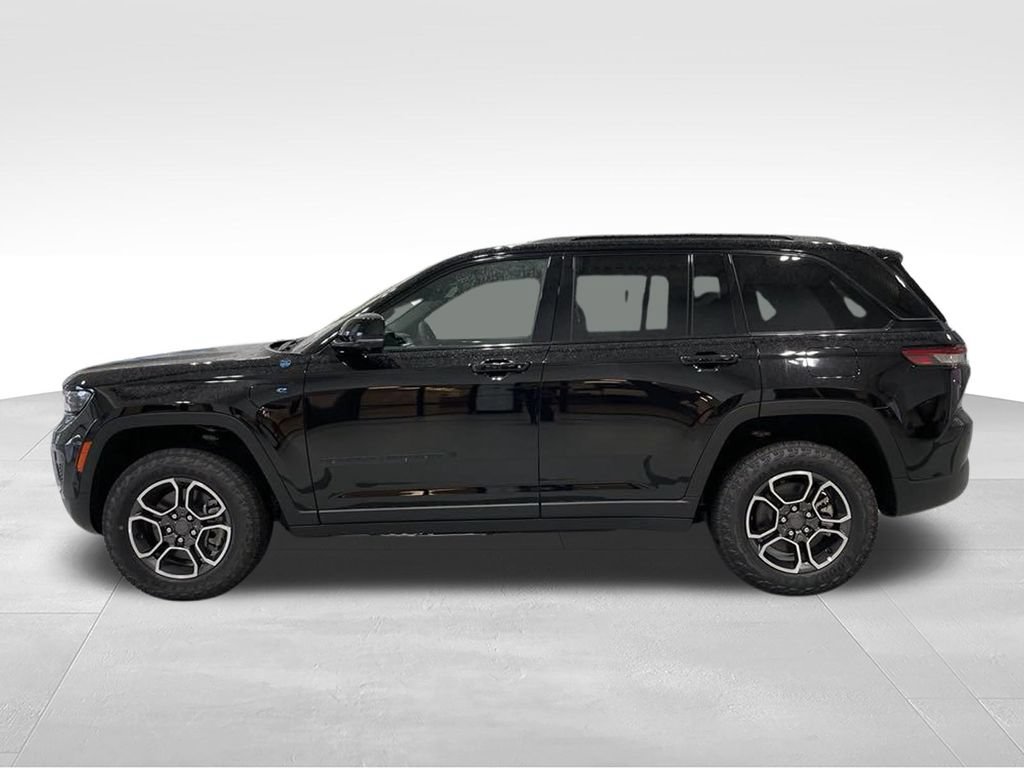 New 2024 Jeep Grand Cherokee Trailhawk w/ Advanced Protech Group II AWD/4WD image 10