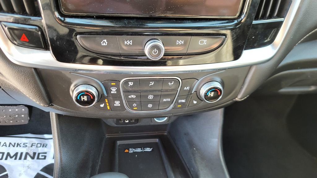 Used 2023 Chevrolet Traverse LT image 22