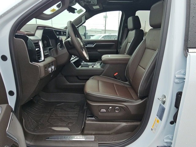 New 2026 GMC Sierra 3500 Denali w/ Denali Reserve Package image 25