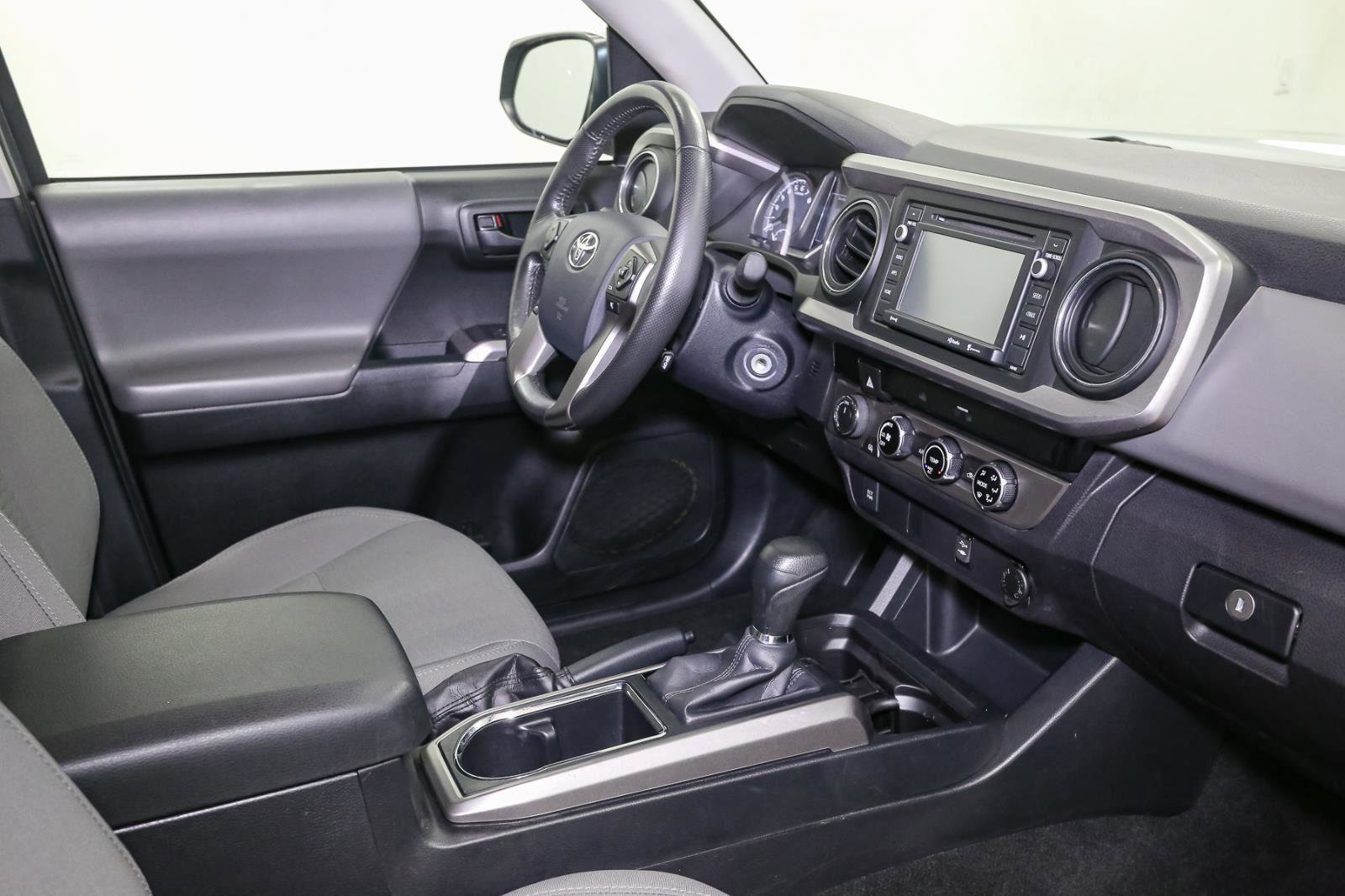 Used 2017 Toyota Tacoma SR5 image 18