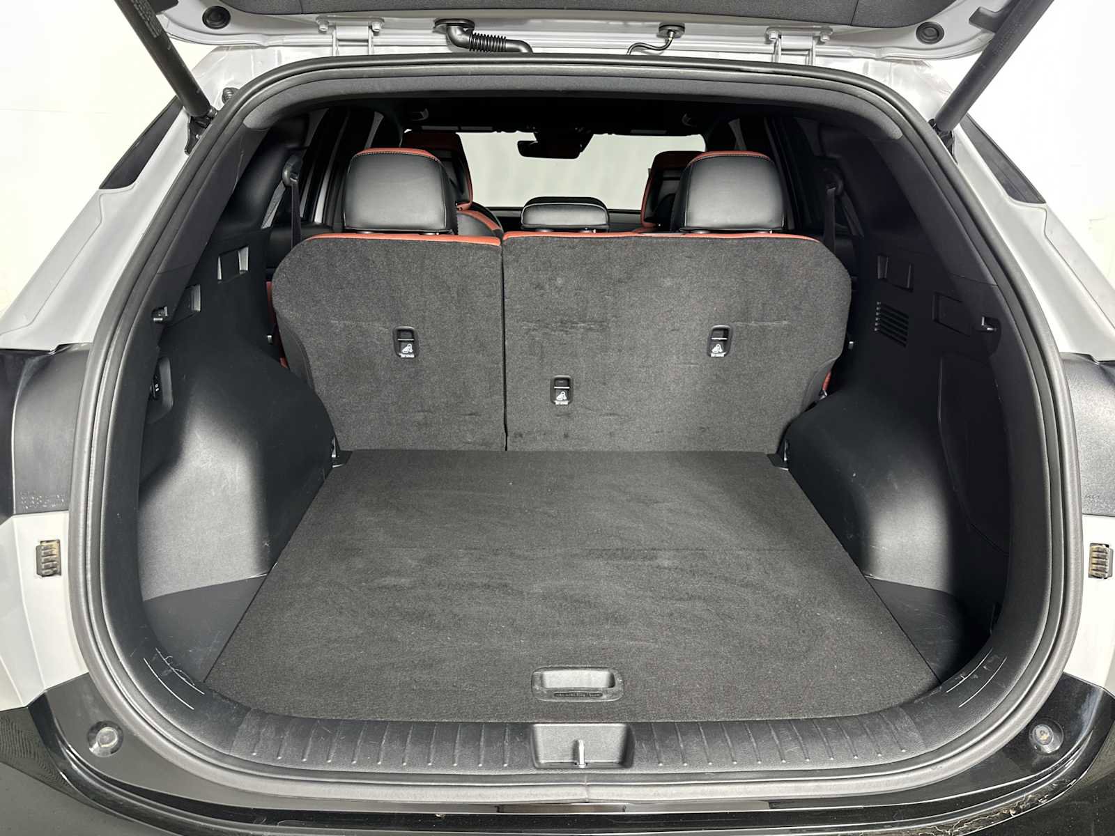 Used 2025 Kia Sportage SX image 24