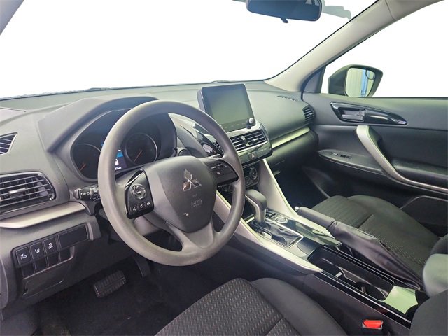 Used 2023 Mitsubishi Eclipse Cross LE image 9