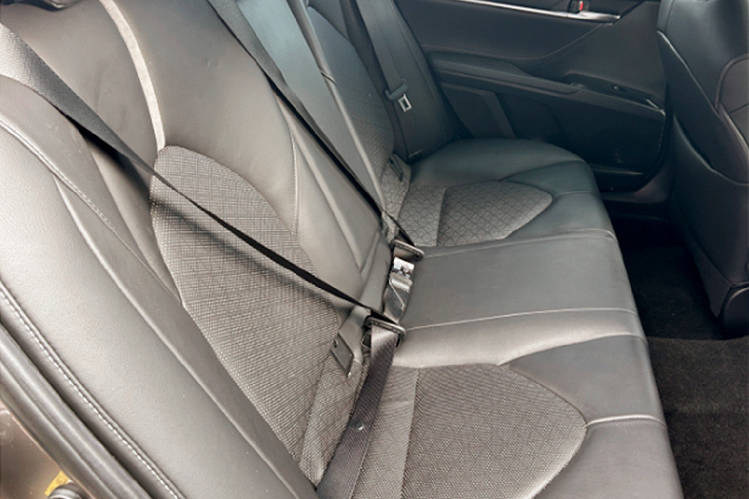 Used 2018 Toyota Camry XSE image 9