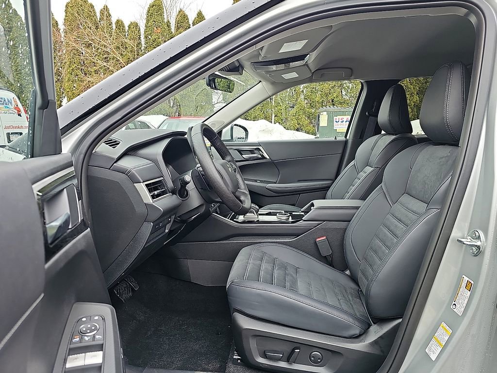 New 2026 Mitsubishi Outlander SE AWD/4WD image 9