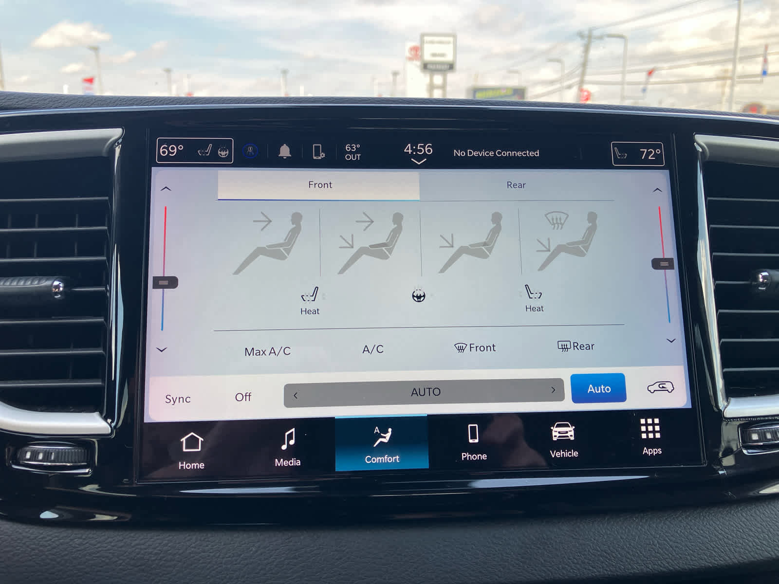 Used 2023 Chrysler Pacifica Touring-L image 22