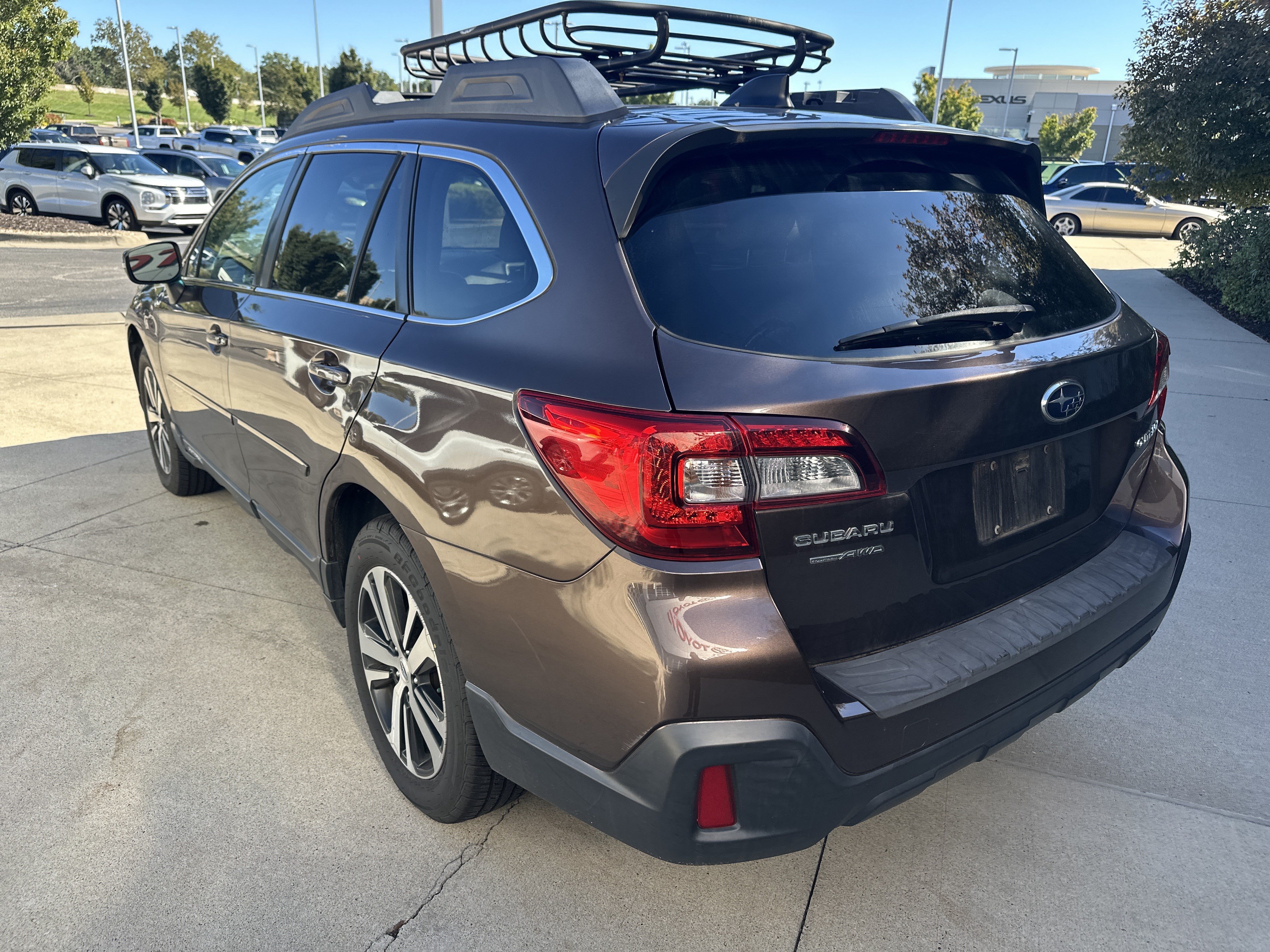 Used 2019 Subaru Outback 2.5i Limited AWD/4WD image 7