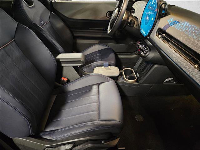 Certified 2025 MINI Cooper S image 21
