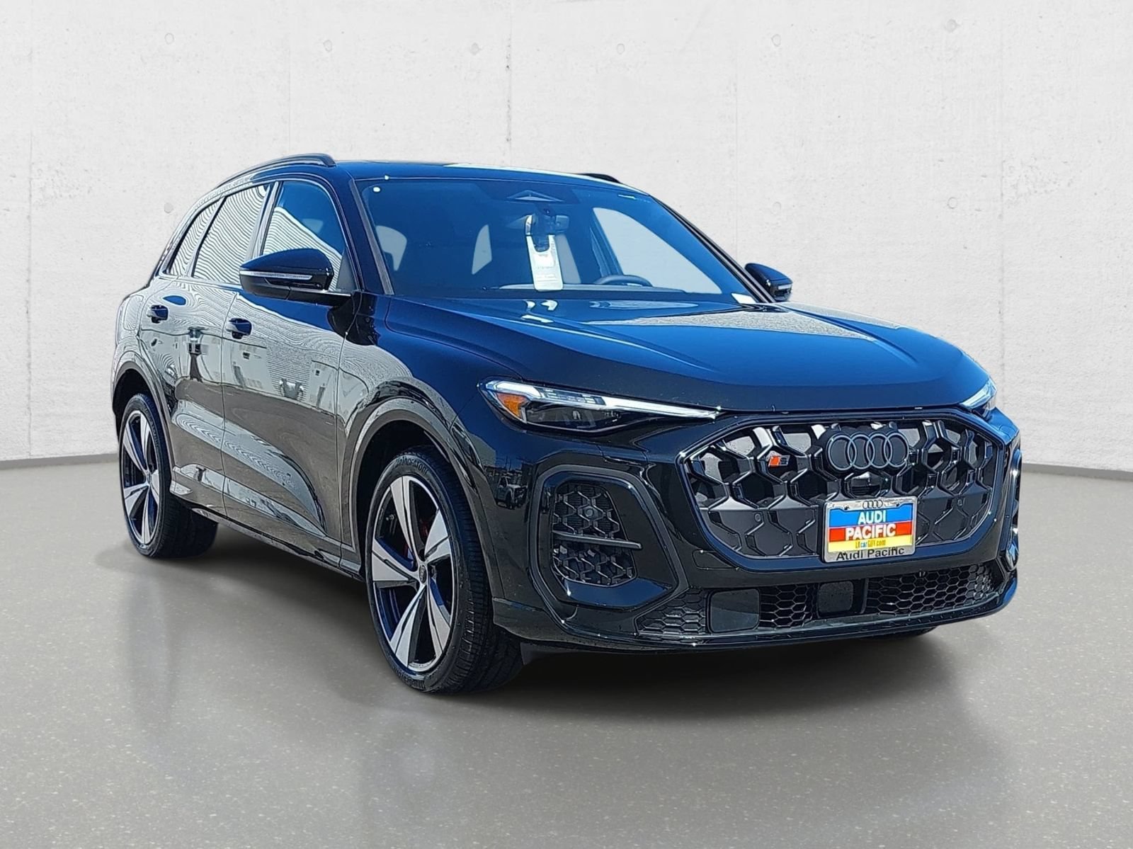 New 2026 Audi SQ5 Premium Plus AWD/4WD image 3