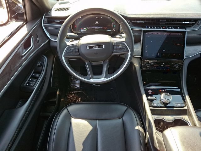 Used 2024 Jeep Grand Cherokee Limited 4xe AWD/4WD image 11