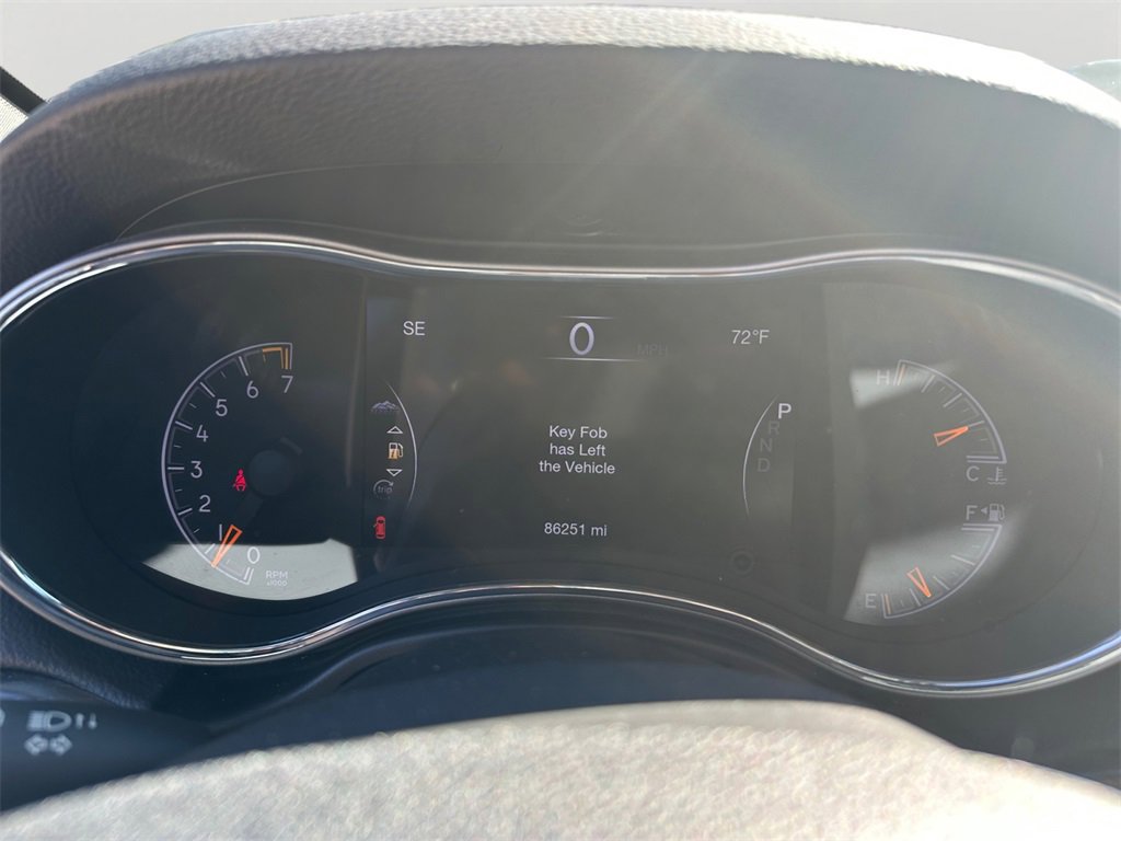 Used 2018 Jeep Grand Cherokee Laredo image 29