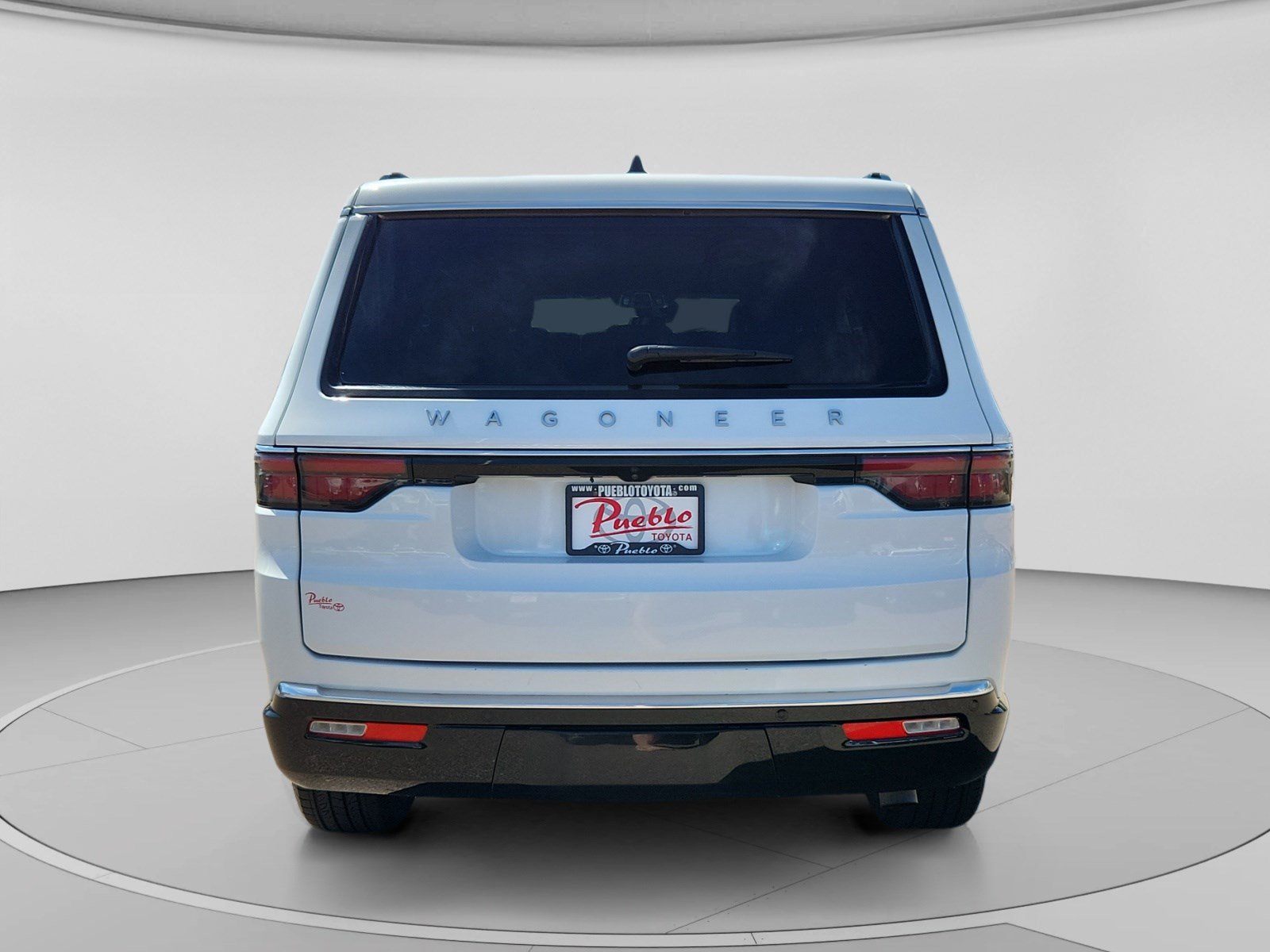 Used 2025 Jeep Wagoneer Series II AWD/4WD image 4