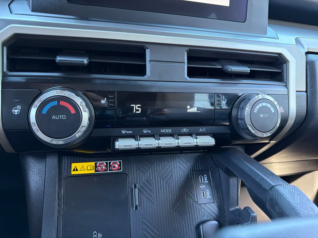 Used 2024 Toyota Tacoma SR5 AWD/4WD image 12