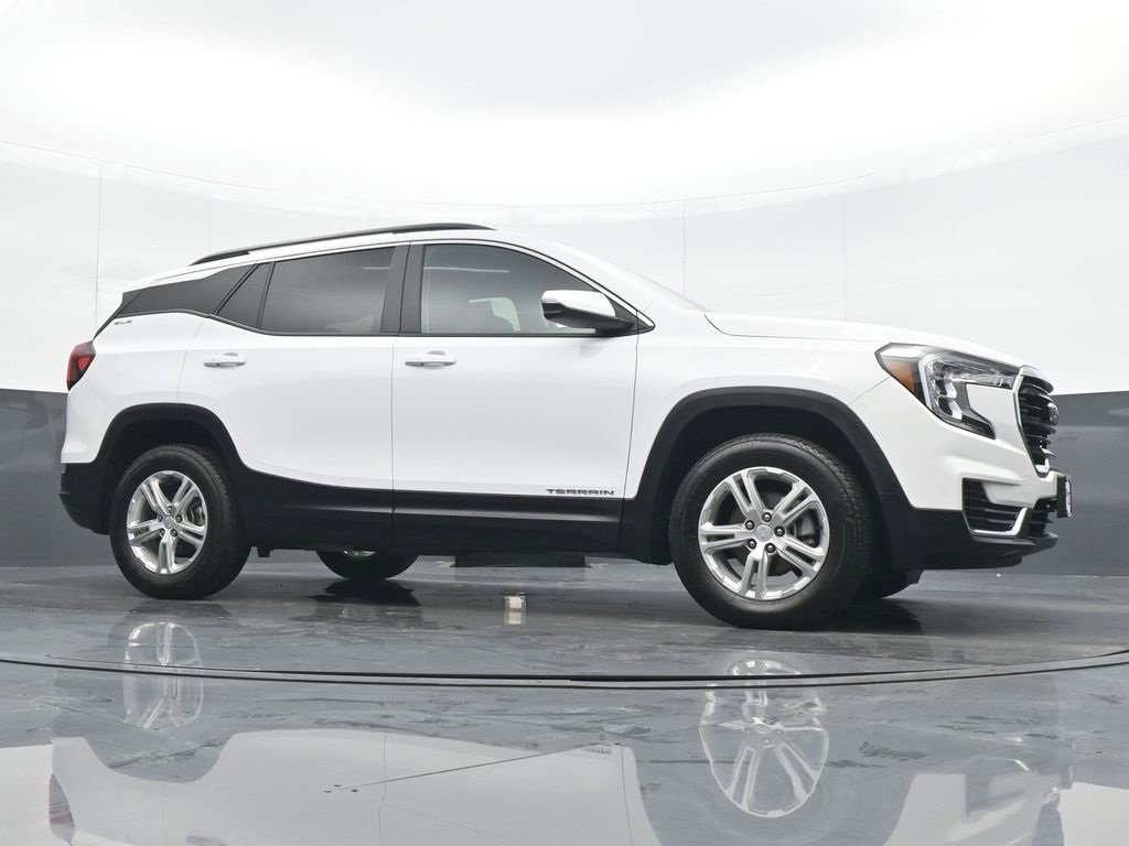 Used 2023 GMC Terrain SLE w/ Driver Convenience Package image 23