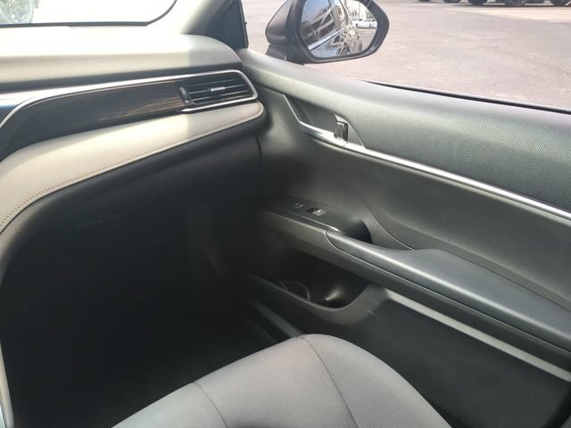 Used 2019 Toyota Camry LE FWD image 17