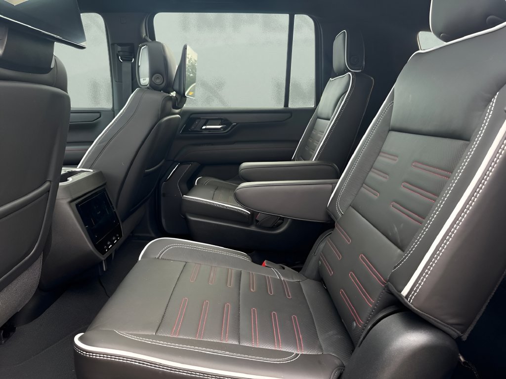 Used 2025 GMC Yukon XL AT4 Ultimate AWD/4WD image 11