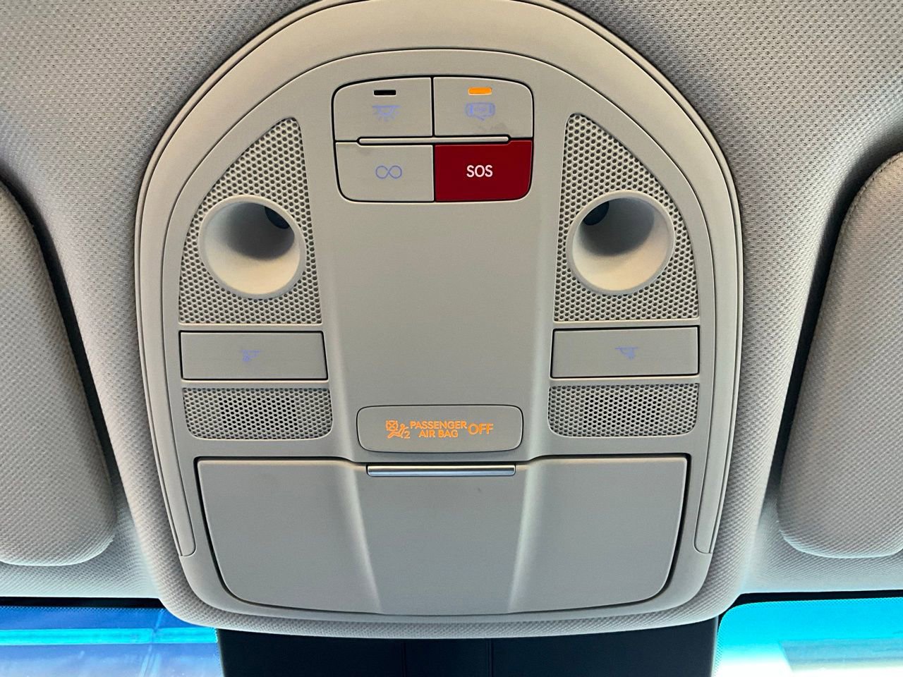 Used 2025 Genesis G70 2.5T image 17